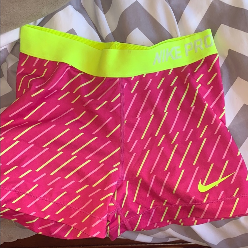 Nike pro
